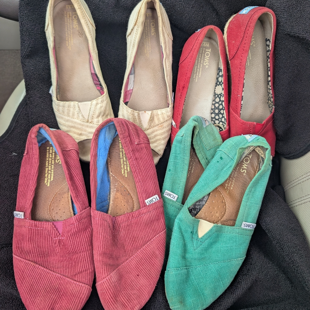 TOMS Women's Casual Slip-On Shoes - Red, Green, Tan